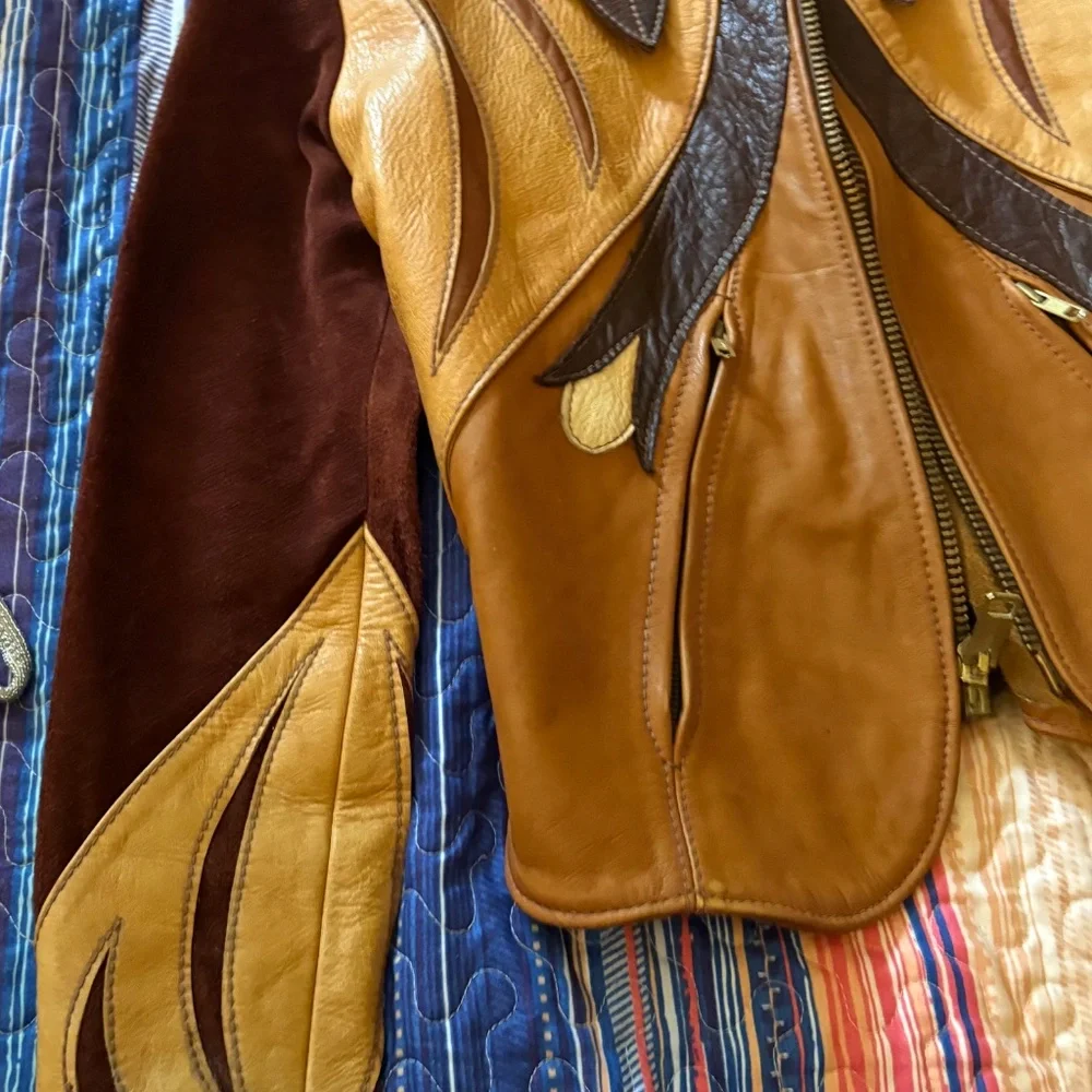 1970s Vintage Original East West Musical Instruments Leather Jacket - Picture 12 of 16